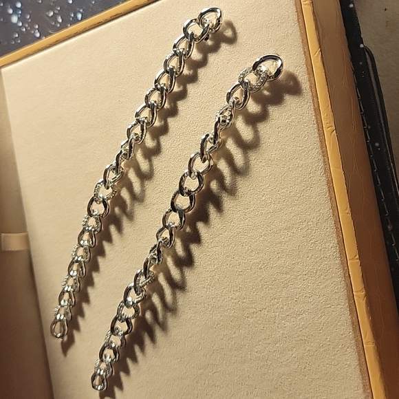 THE DROP CHAIN earrings - RHODIUM JACLYN ROXANNE DISCONTINUED - Picture 2 of 7